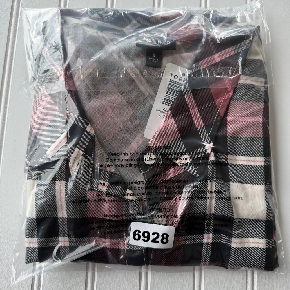 Torrid size 4X Plaid short sleeves Buttondown blouse size 4X - Picture 8 of 8